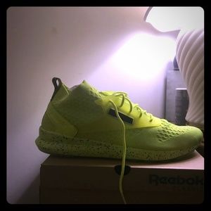 Brand New/Reebok Zuko/ runner solar